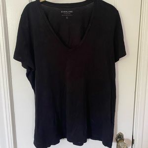 Everlane v-neck tee